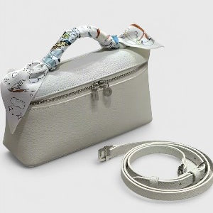 Elegant Mini Carry